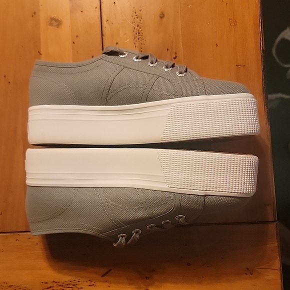 Platform Gray SUPERGA Sneaker NWOT - Picture 3 of 6